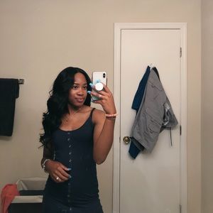 Meet your Posher, Alexis